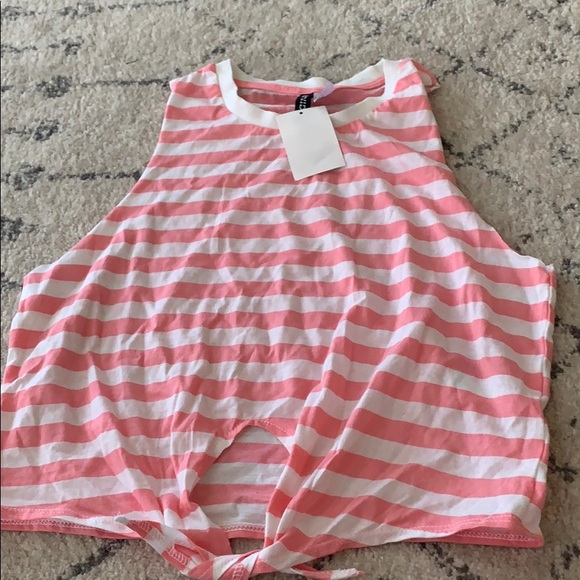 Pink and white crop top - Picture 1 of 1